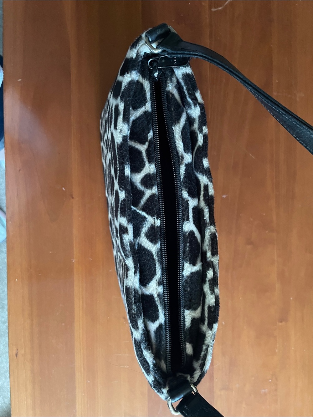 kate spade Black and Cream Giraffe-Print Shoulder Bag - Picture 6 of 11